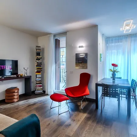 Luxury - Free Parking - Duomo-navigli Daire *