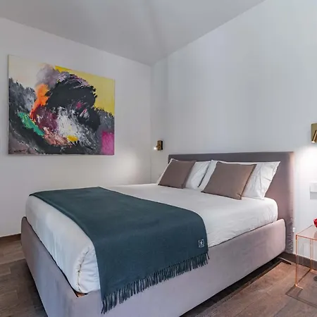 Luxury - Free Parking - Duomo-navigli Apartment Milan