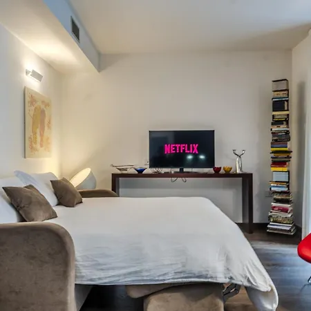 Luxury - Free Parking - Duomo-navigli Apartment Milan